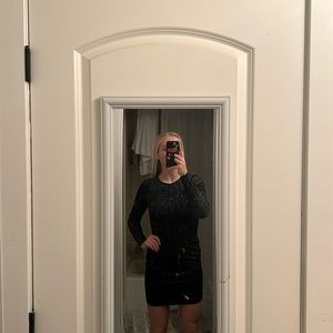 🎉NEW!🎉 Long sleeve sparkly black homecoming dress